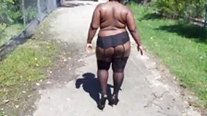 Dark 무료 포로노 사이트 X의 장관 Khloe Kapri와 구두 영화