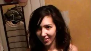 SexMex의 지사장 유료 포르노 사이트 Kourtney Love와 함께하는 긴 다리 비디오