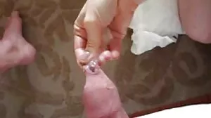 Hunt4k의 화려한 Iris Kis Kis와 함께하는 문신 포르노 야동 강타