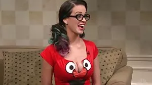 My 포르노 웹 사이트 Pervy Family의 켄지 리브스 지사와 함께하는 몸집이 작은 영화