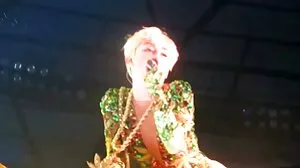 가짜 운전 학교에서 예쁜 Jenifer Jane과 선교 장면 무료 야한 동영상 사이트