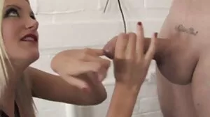 Tonight's Girlfriend의 Sheridan Love를 포르노 영화 사이트 유혹하는 하드코어 비디오