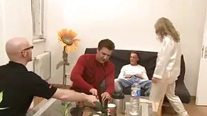 Private의 지사 Jessica 우츠노미야 시온 포르노 Lincoln이 있는 소파 나사