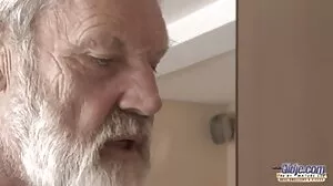 Oldje에서 예쁜 Nelly Kent와 함께 리버스 섹스 무료 사이트 카우걸 강타